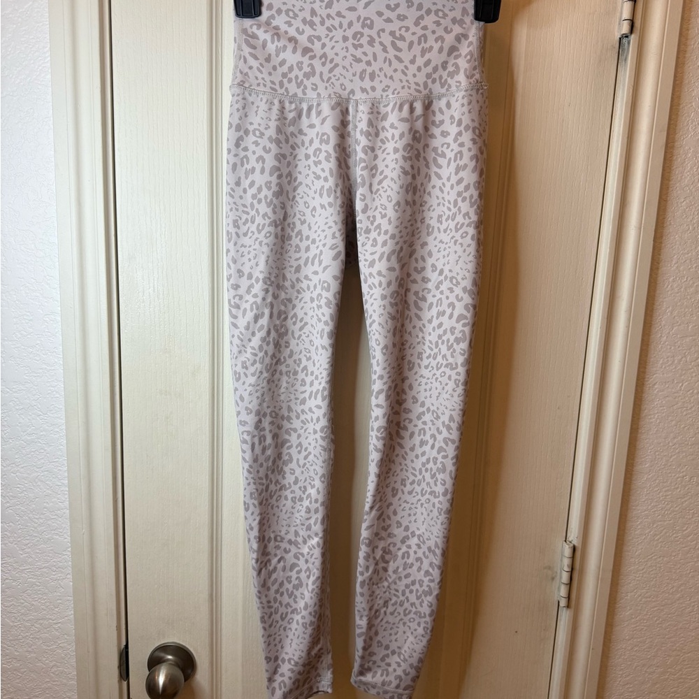 Chic High-Waist Leopard Print Leggings